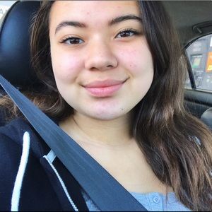 Meet your Posher, Mia